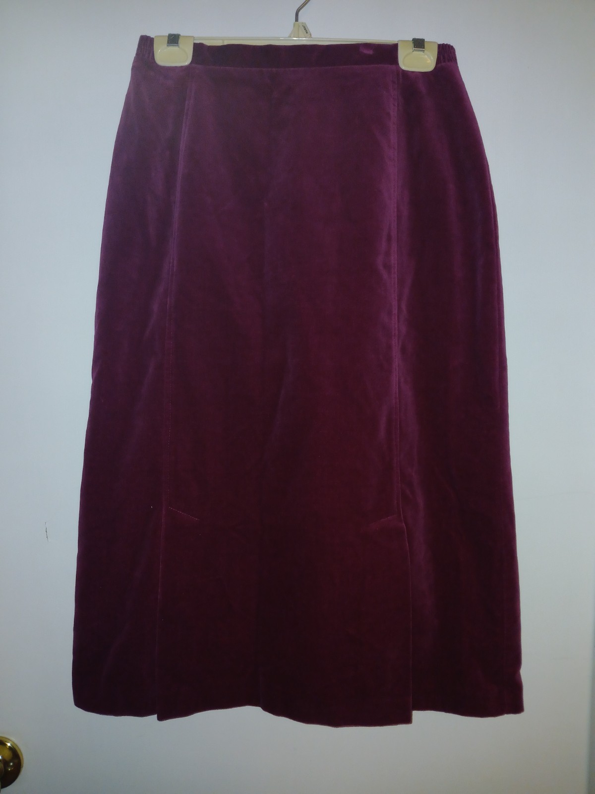 VINTAGE FUCHSIA VELVET SKIRT