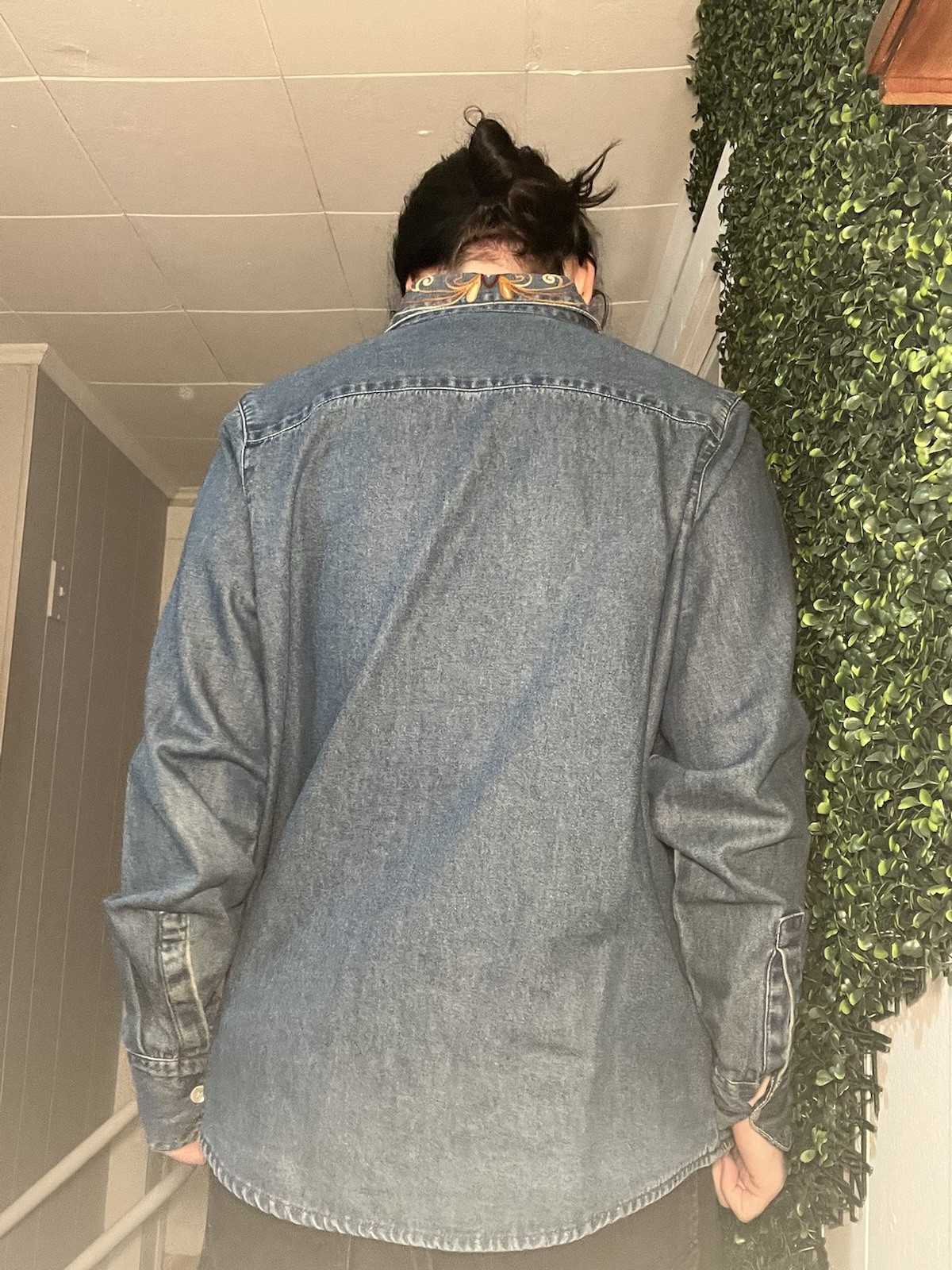 Vintage Embroidered Denim Button Up Casey Coleman 100% Cotton Size Small