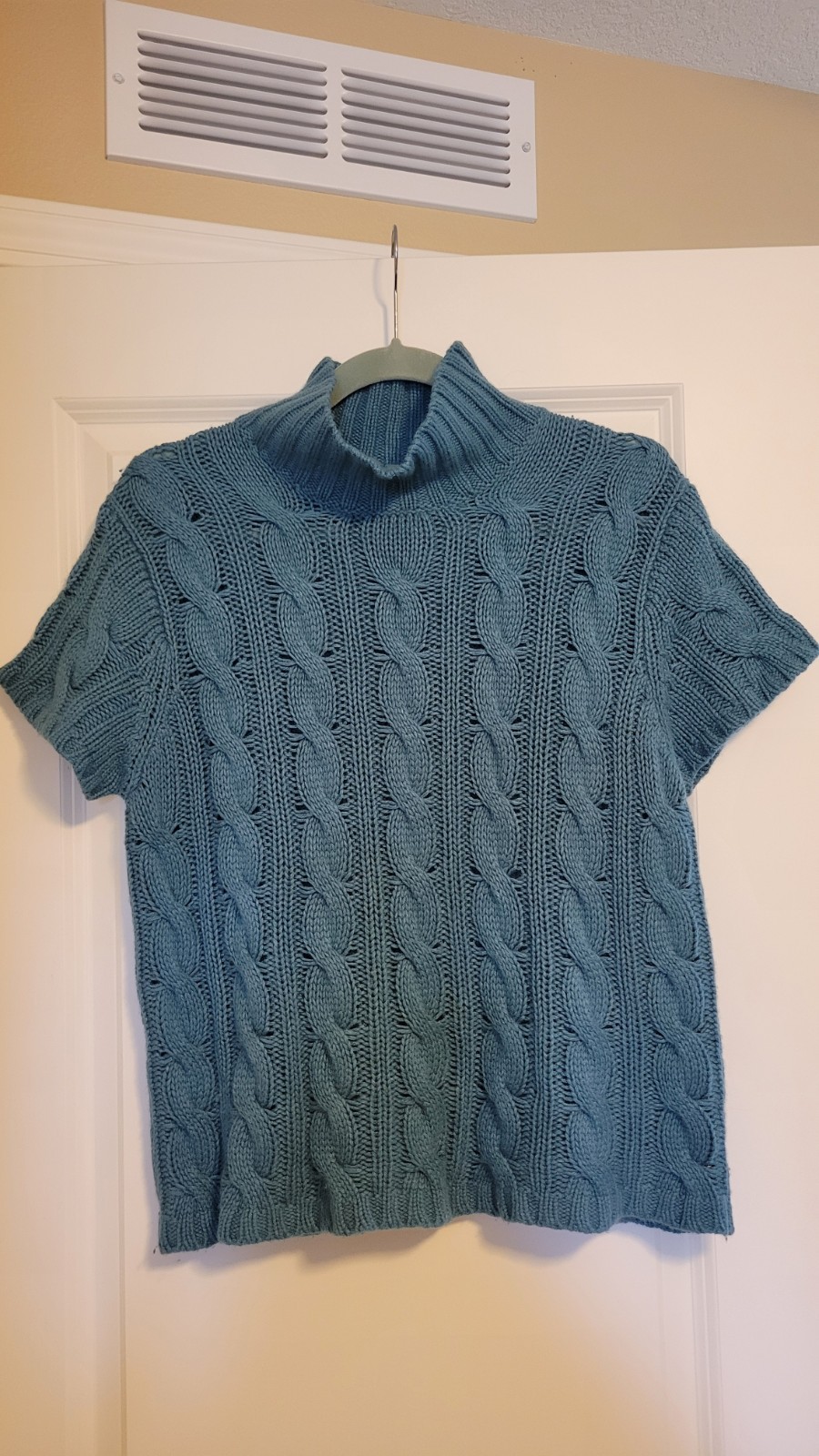 Vintage Banana republic cable knit sweater , made in canada , wool cashmere