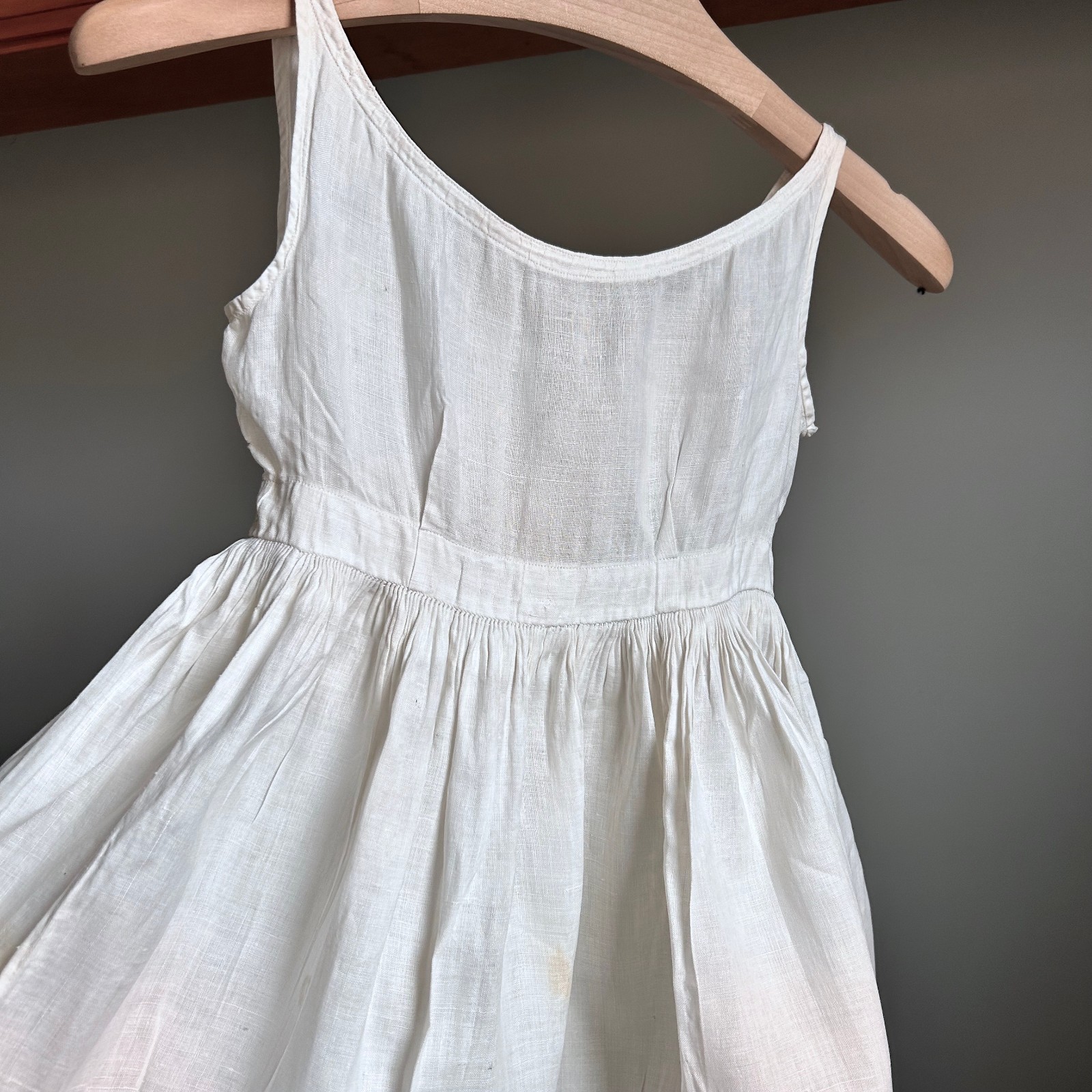 Antique 1890s 1900s Edwardian Girls Linen Dress Crochet Lace Trim 25 Bust