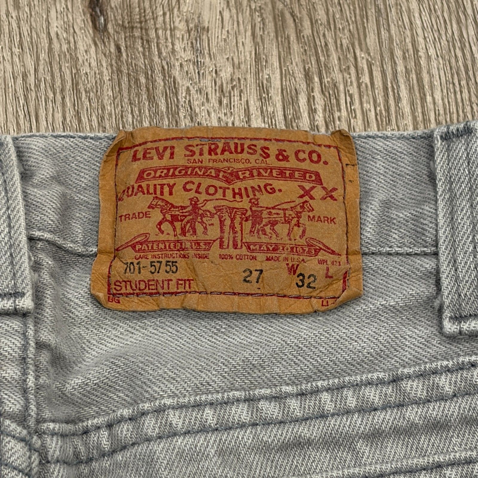 Vintage 70s Levi’s 701XX Student Fit Button-Fly Jeans Women’s Sz 27×32 Grey