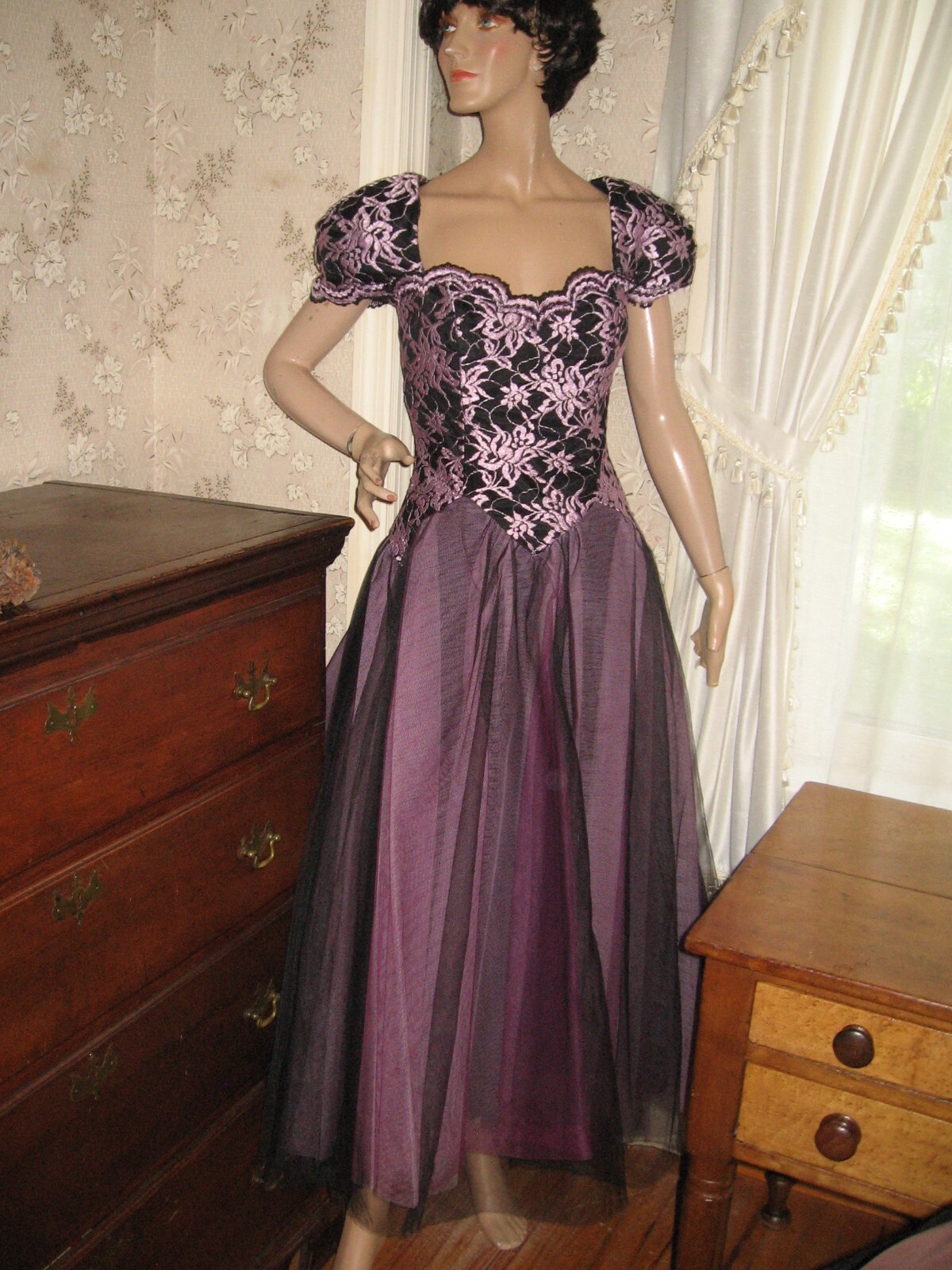 LOVELY VINTAGE 1980 BLACK/PINK BROCADE TULLE BALL GOWN