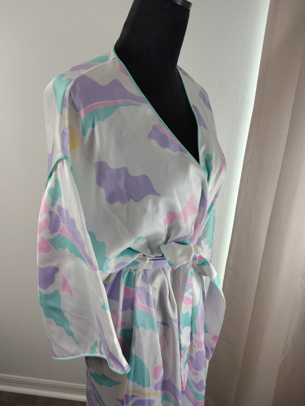 Vintage White Floral Pastel Mary McFadden Robe Floor Length ’80S Medium