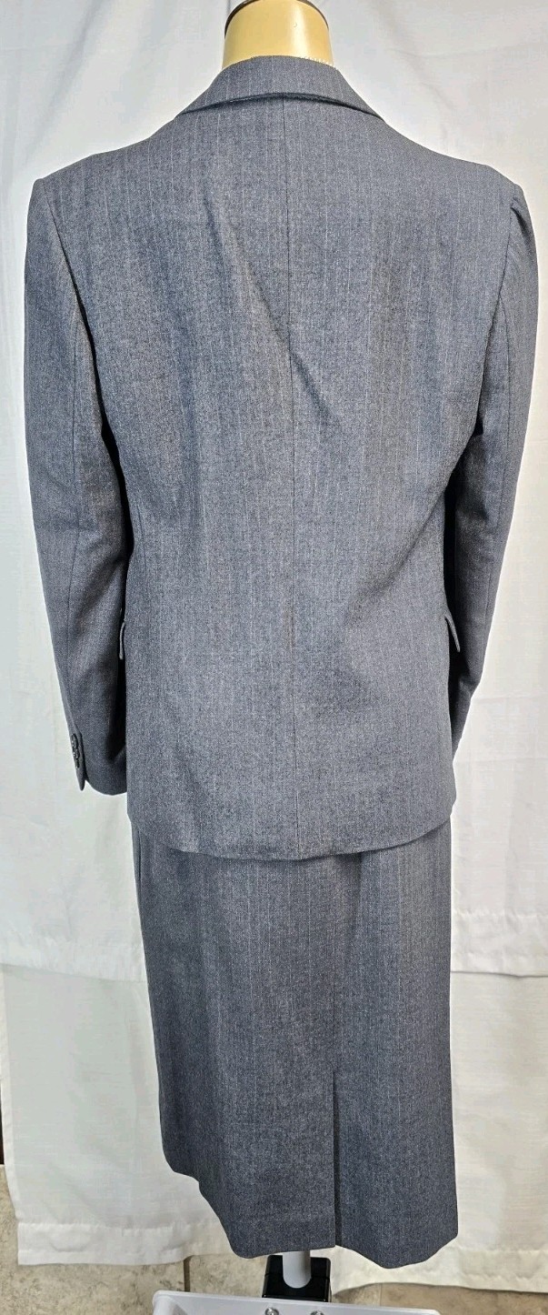 Anthony Allan Vinta Suit Skirt Jacket 2 Piece Set Grey Pink Pinstriped Sz 8 36