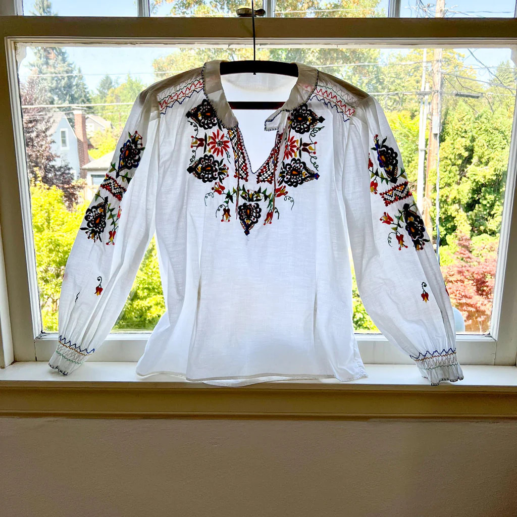 Vintage 1940s – 1950s Hungarian Folk Embroidered Folkloric Blouse XS S M