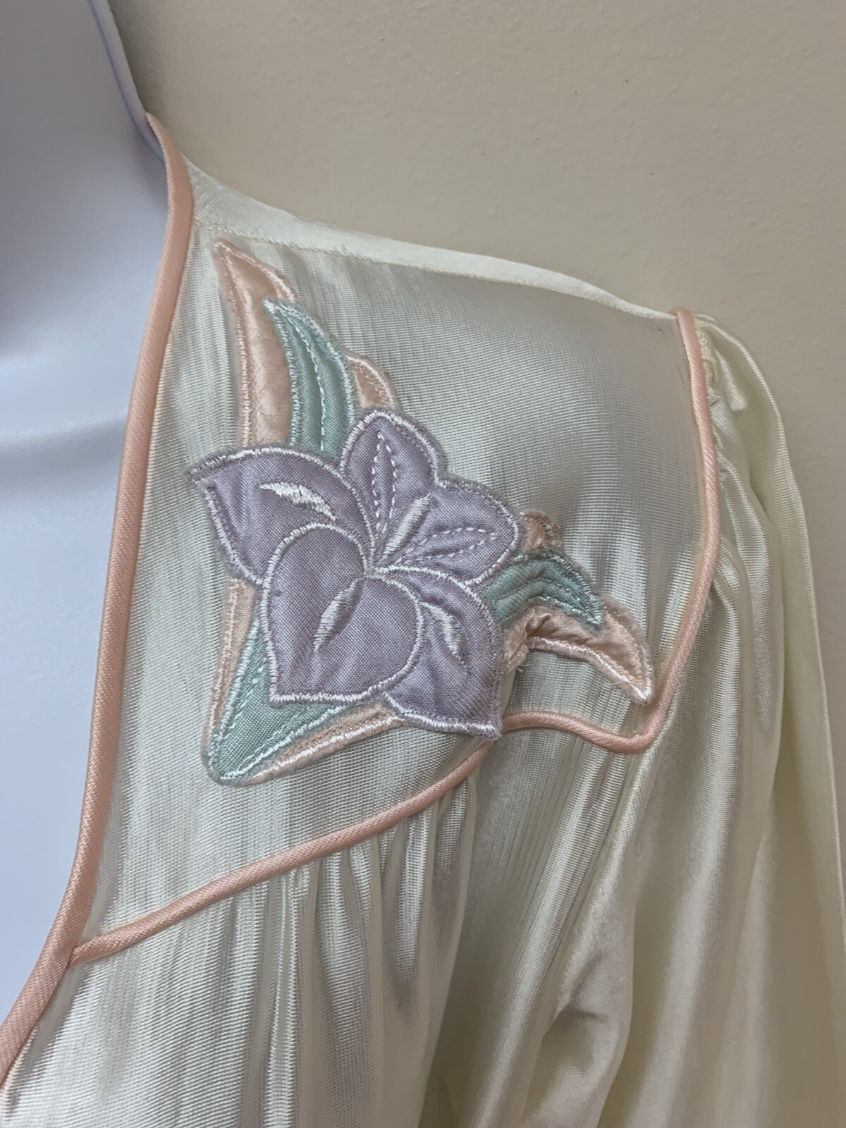 Vintage Retro Art Deco Puff Sleeve Size S Silky Satin Arnel Nylon Robe Made USA