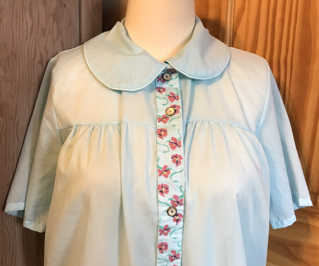 60s 70s Vintage House Dress With Pockets Nightgown Snap Front Cottagecore EUC