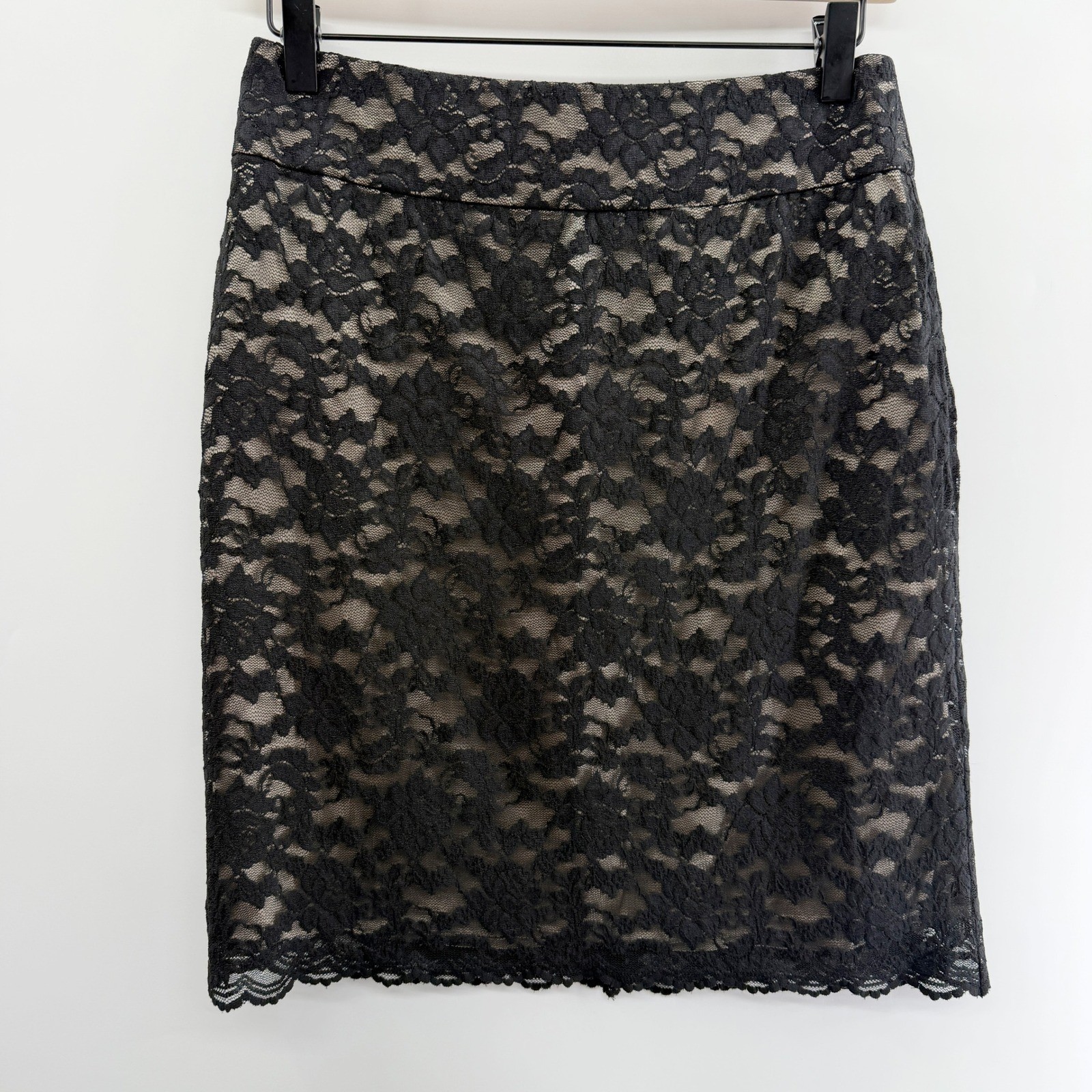 Banana Republic Lace Pencil Skirt in Black Tan Size 2P Nearly Vintage 2010s NEW
