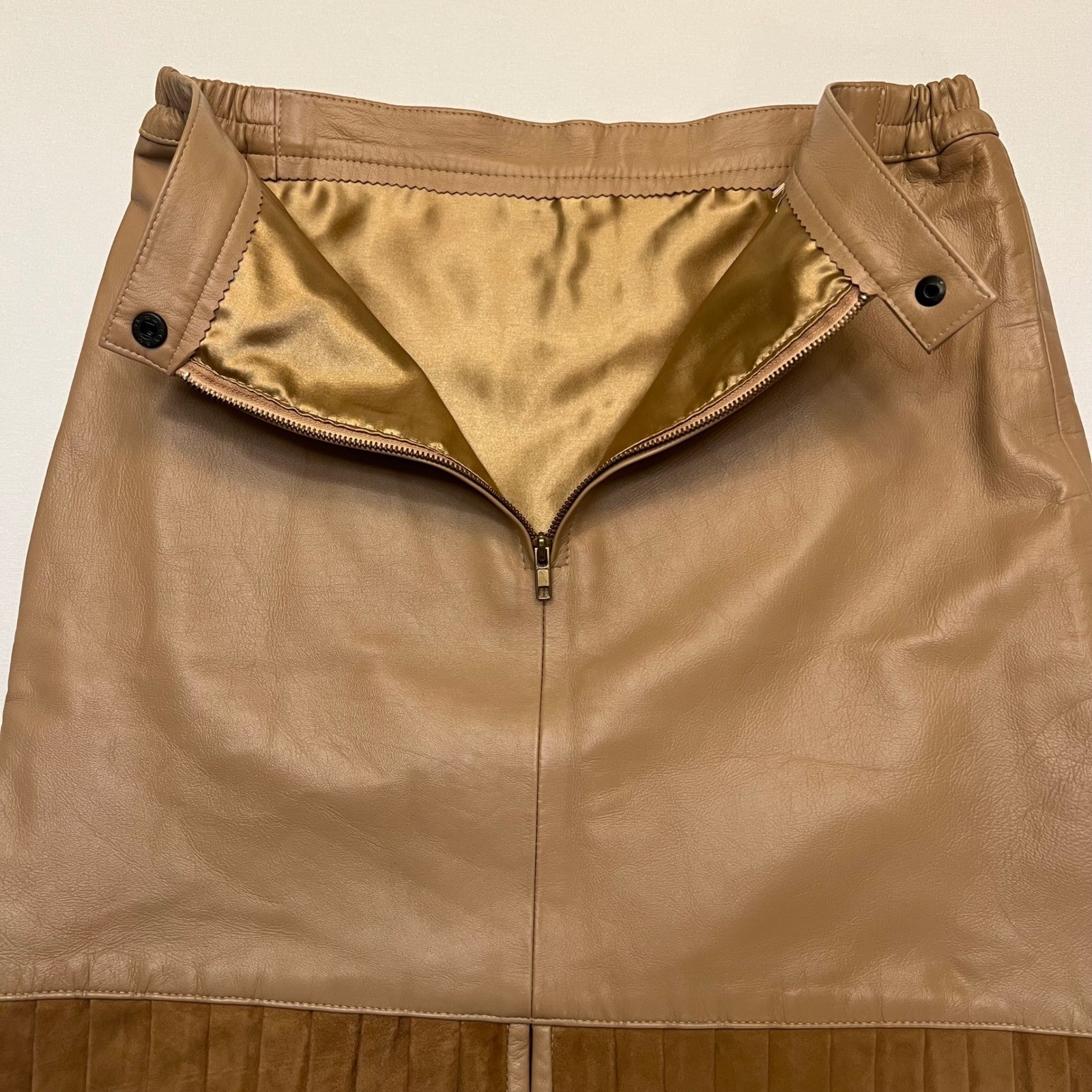 Vintage Genuine Leather Pleated Suede Trim Neutral Tan Western Boho Skirt Size L
