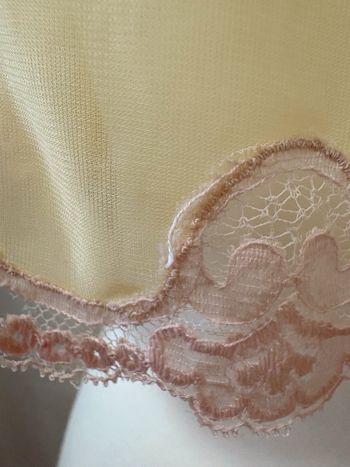 Vintage 50s 60s Sheer Chiffon Cape Lace Collar Lingerie Peignoir yellow Coquette