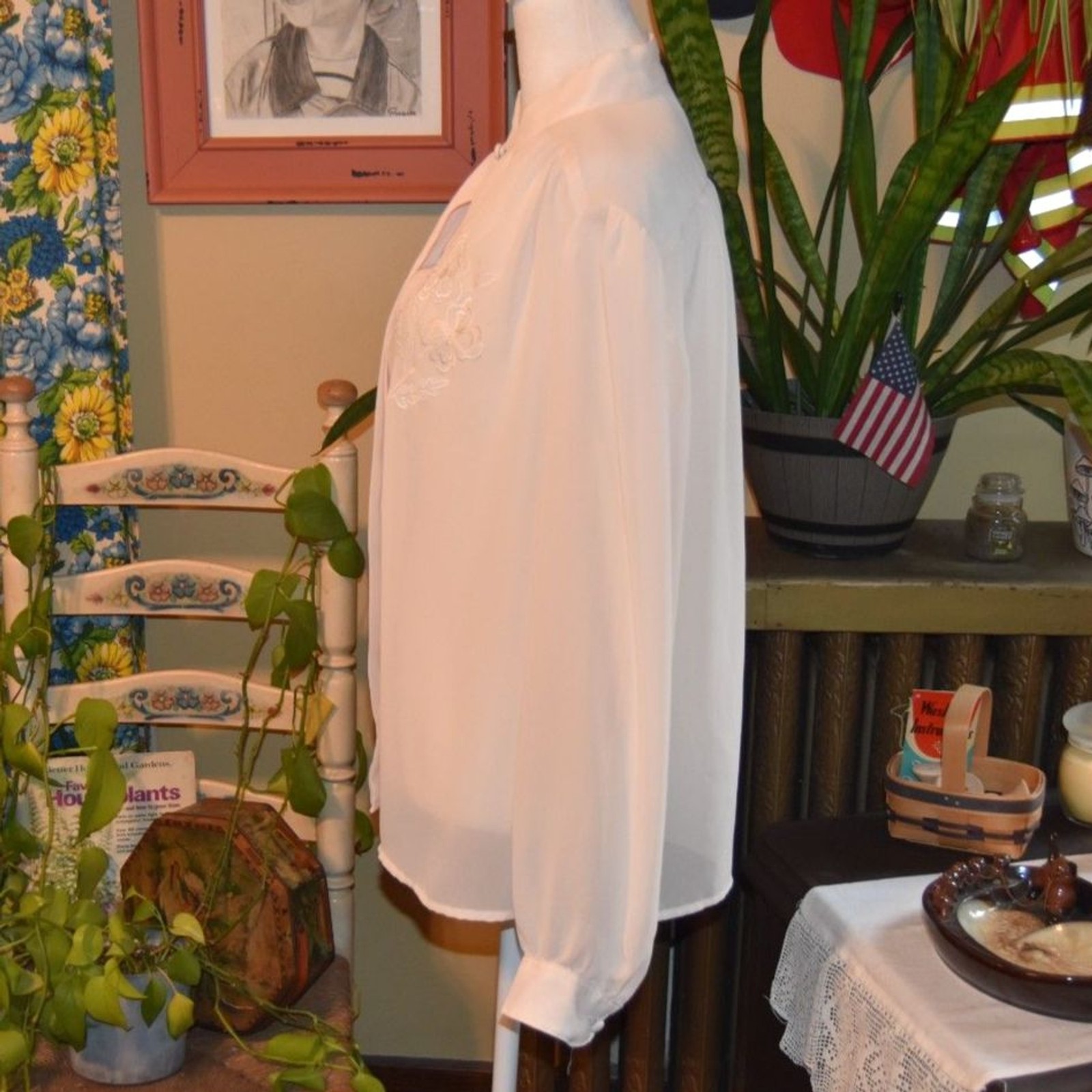 Vintage 1980s Victorian Revival Blouse Embroidered Flower Cream Size XL