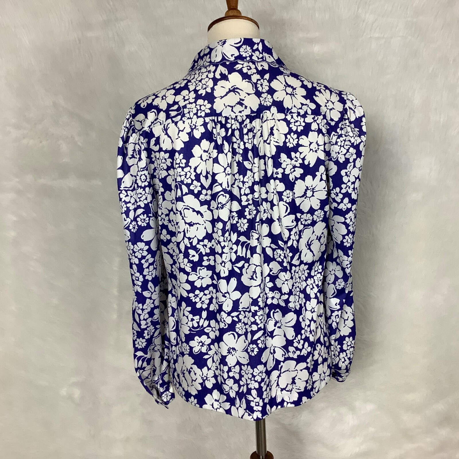 Vintage 70s Graff Californiawear Blue Floral Scalloped Collar Button Up Top