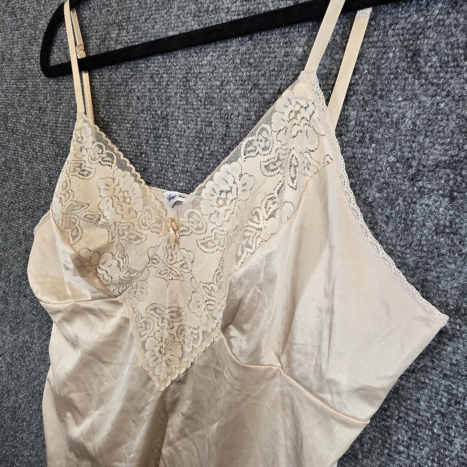 Vtg Y2k Vanity Fair Sexy Beige Satin Floral Lace Camisole Top Sz 40 Romantic