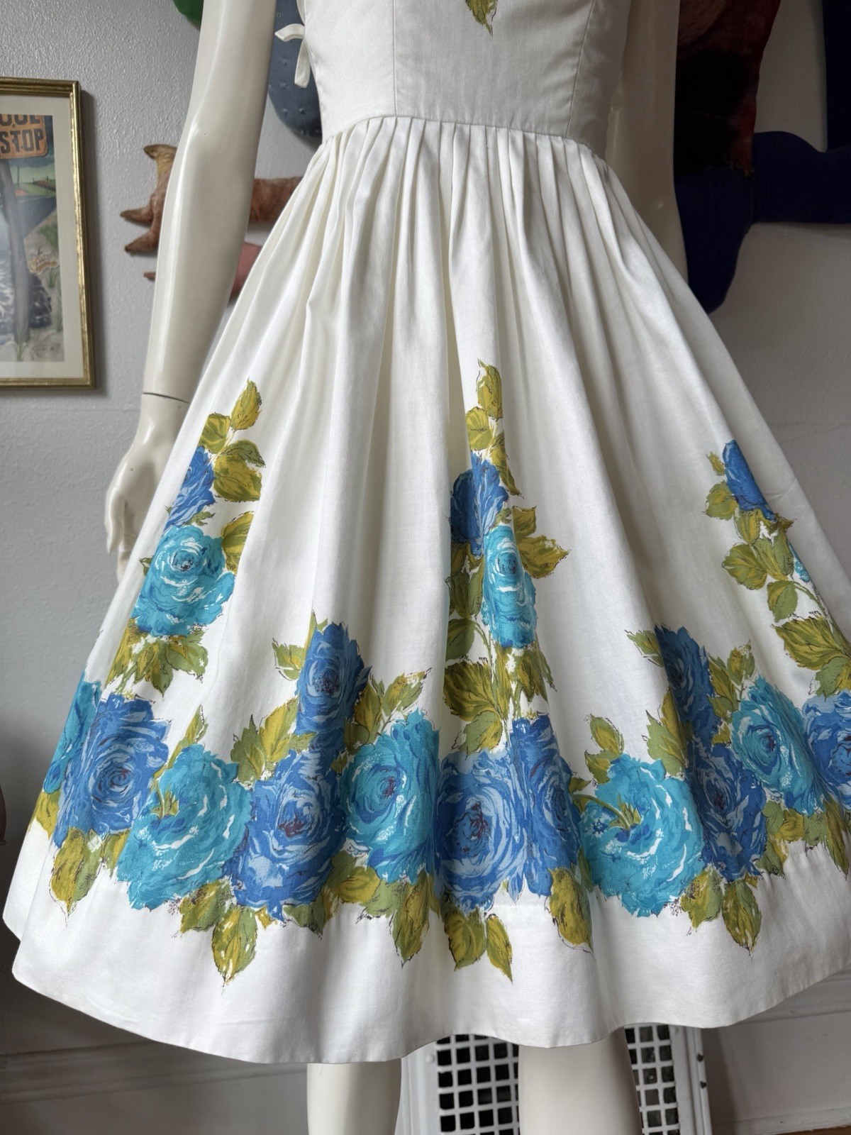 Vintage 1950s BORDER PRINT SUNDRESS Dress Cotton Blue ROSES Bows Metal Zipper XS
