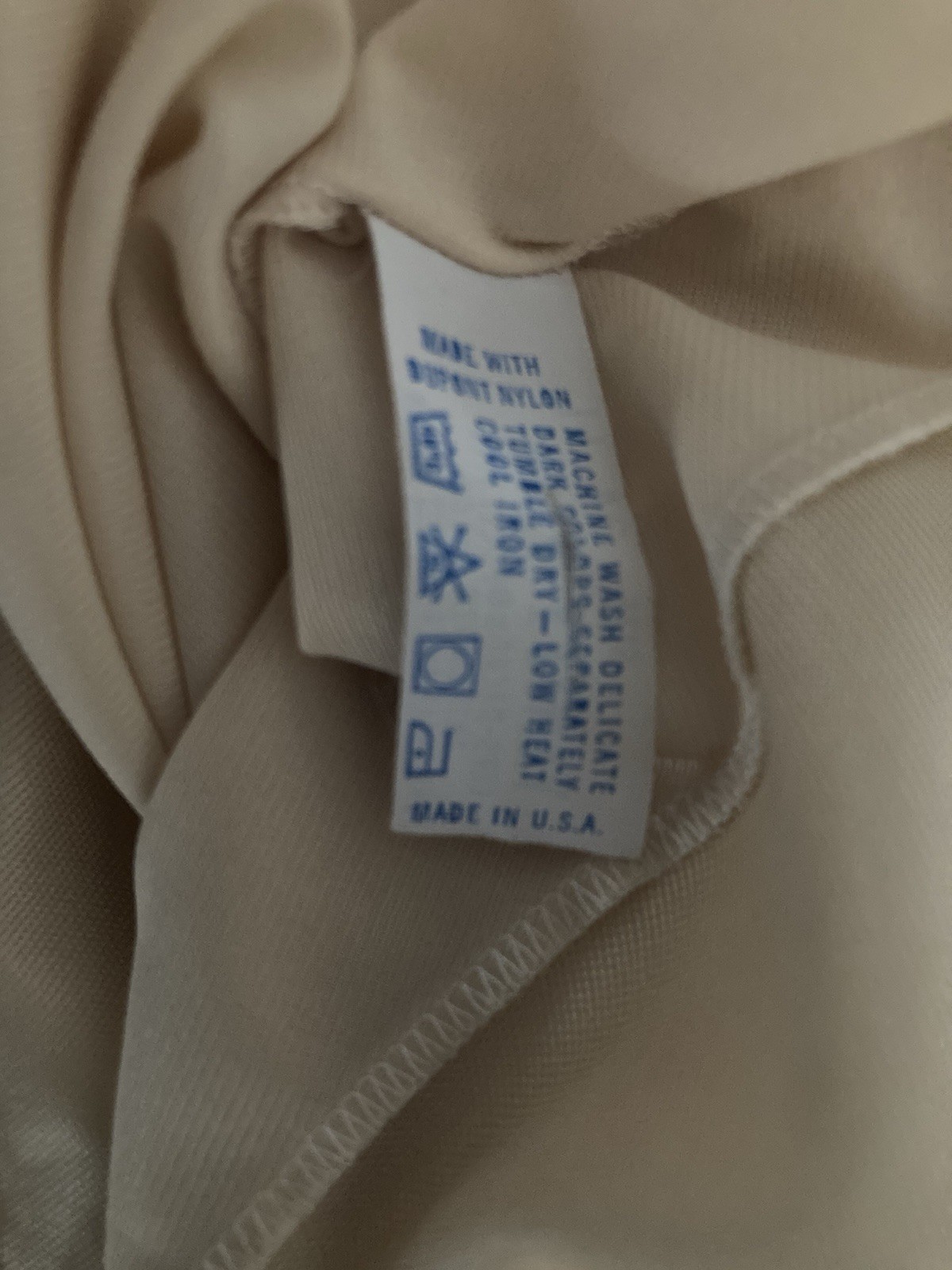 VTG Vanity Fair Beige Nylon Antron III Full Slip Dress Lingerie Lace Size 34 LL