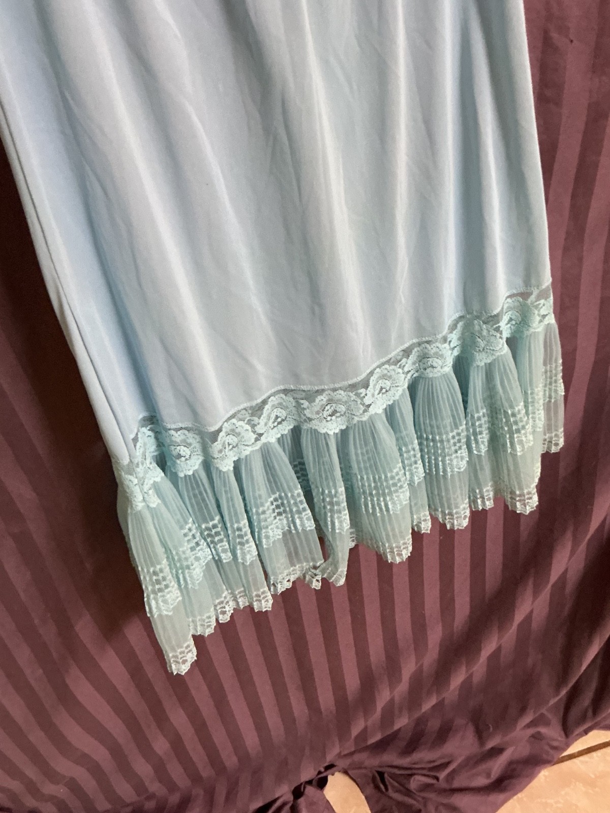 VINTAGE NUN FLOWER ORIGINALS PALE BLUE NYLON HALF SLIP 9” PLEATED LACE RUFFLE