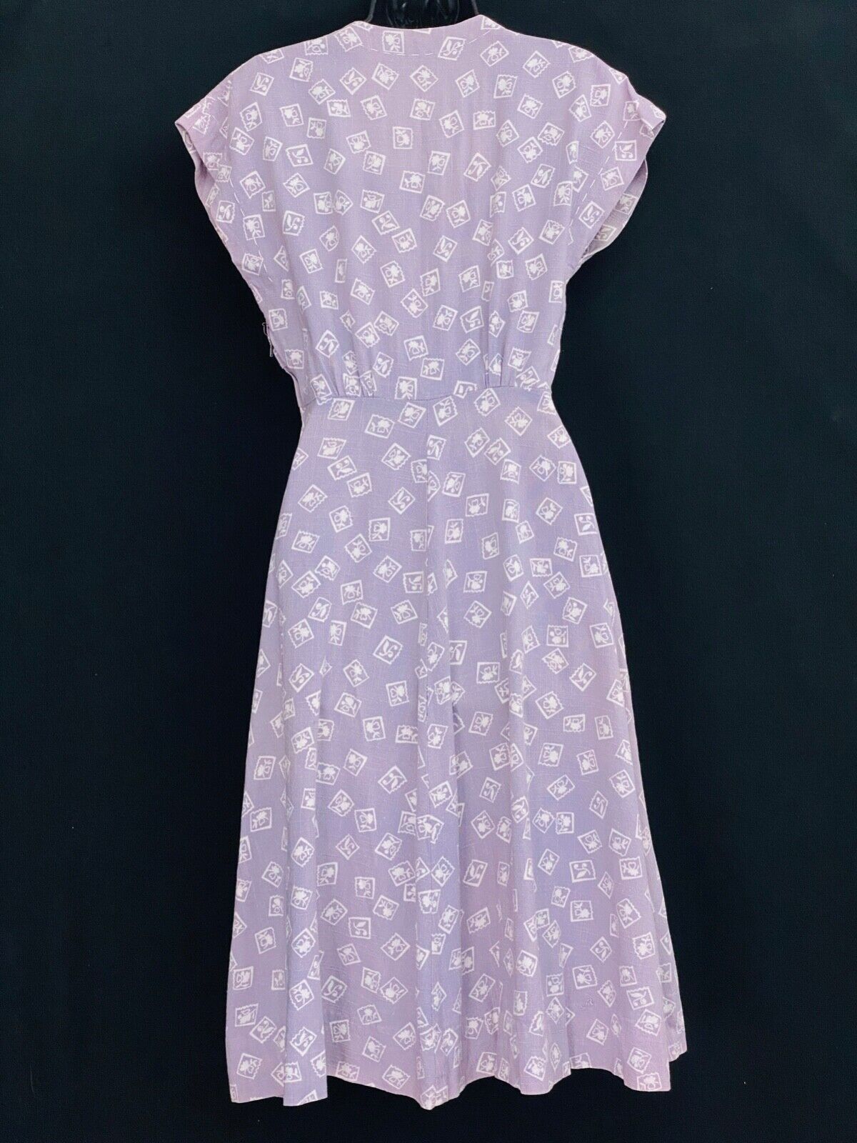 Vintage 1950s purple dress, short sleeve linen heart floral novelty print S