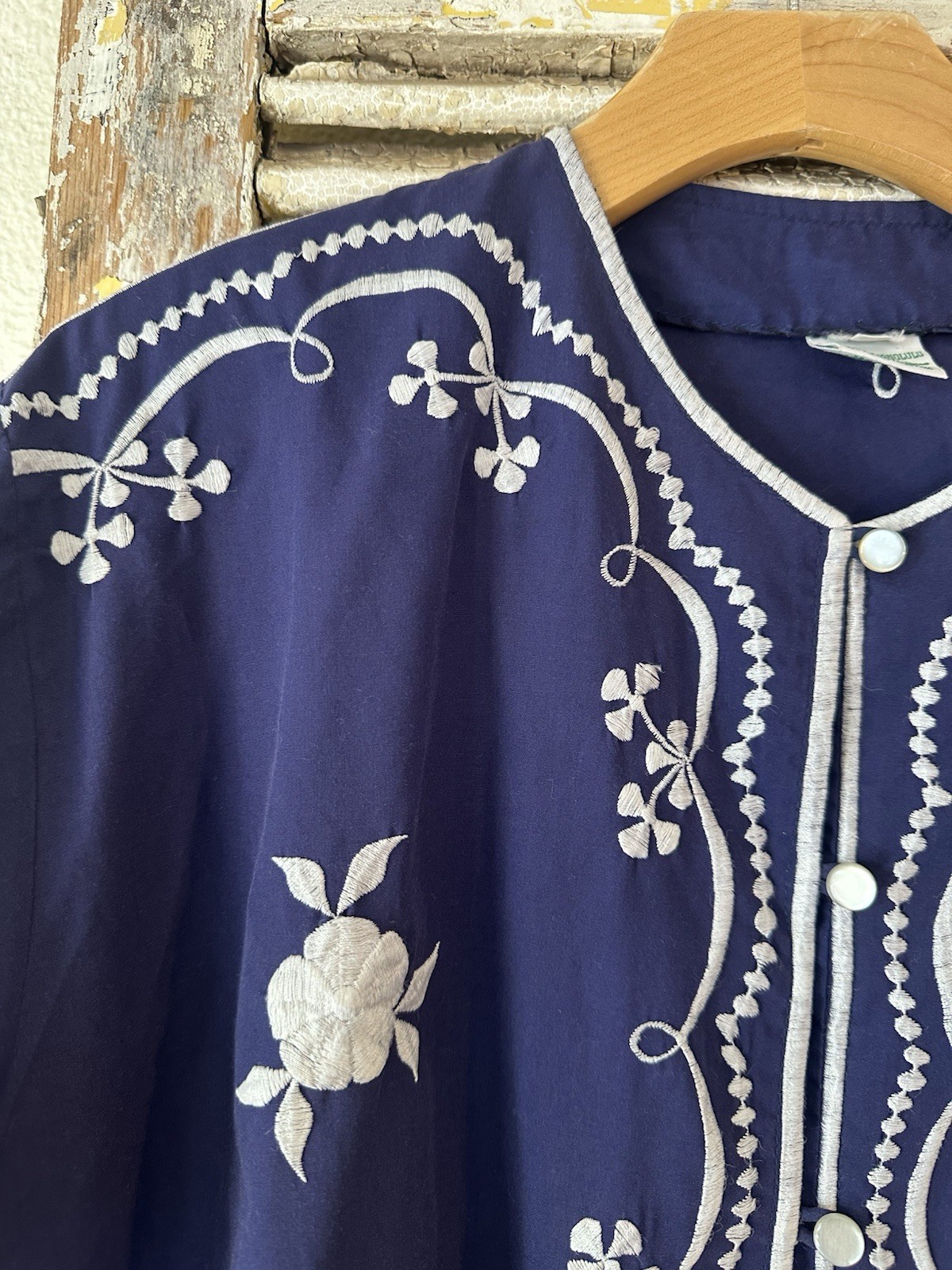 A4 Vtg Caro Of Honolulu Navy Embroidered Top Blouse Boho Sz 16