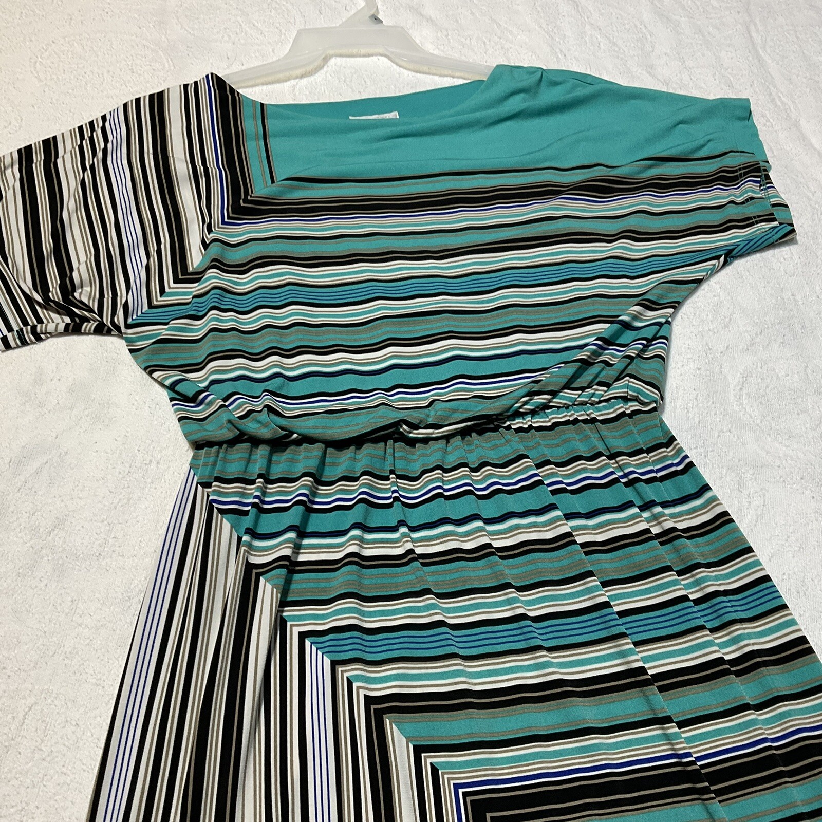 ~ Woman’s Dress Size 10 By London Time ￼Geometric Design ￼