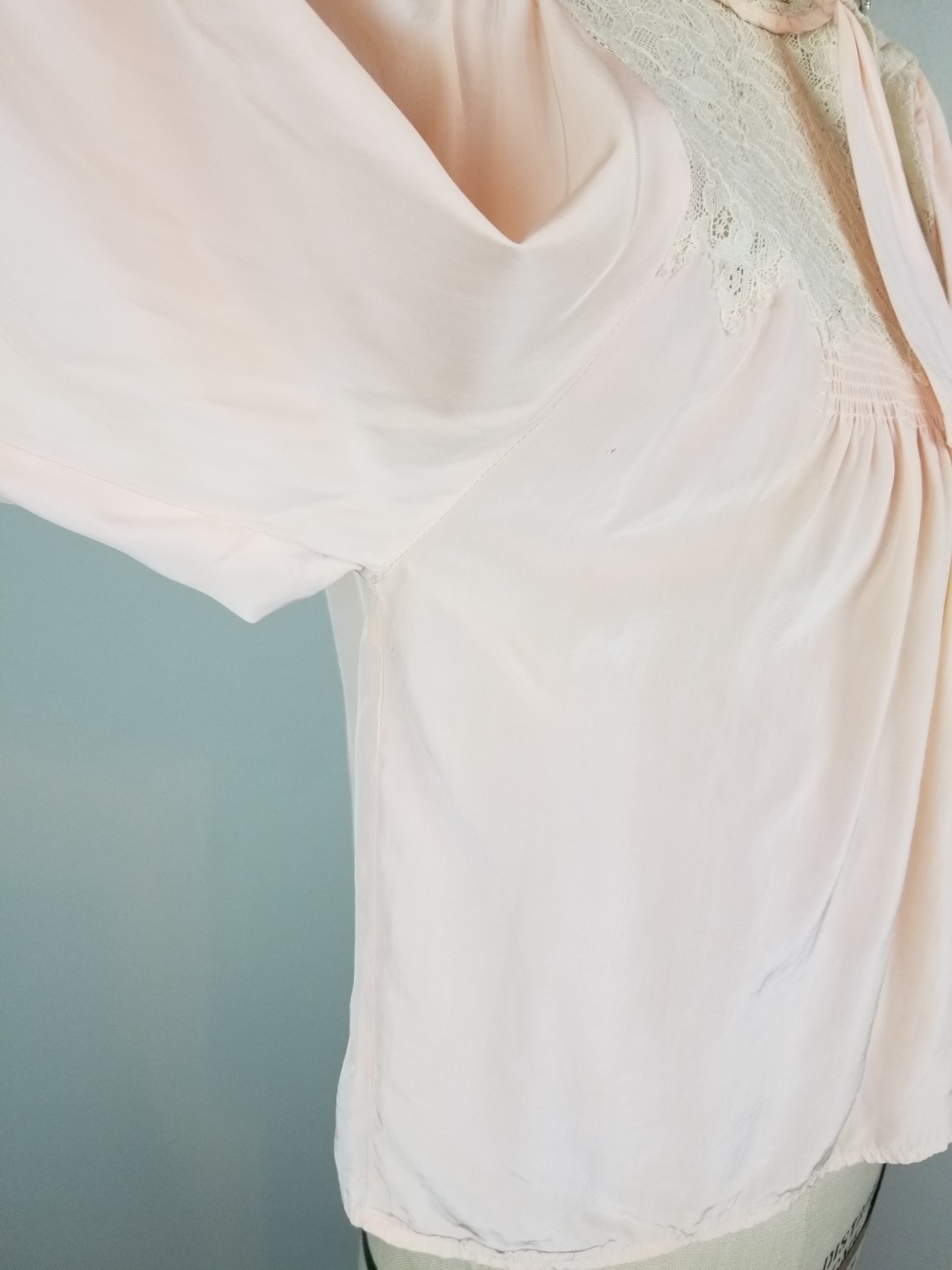 Vintage 1940’s Luxe Peach Satin & Intricate Cream Lace Boudoir Bed Jacket