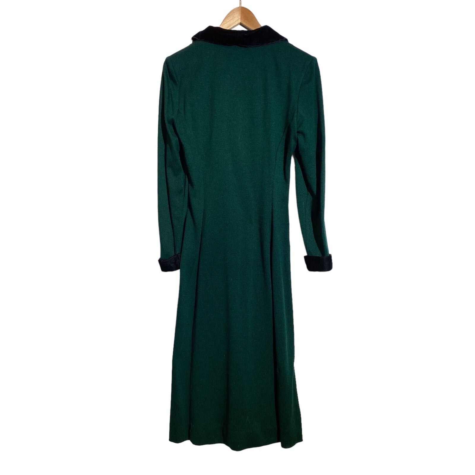Vintage John Roberts Long Sleeve Green Dress w/ Floral Black Velvet Collar