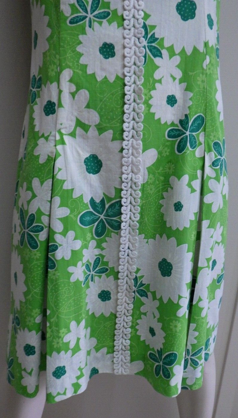 Vintage 1960s 1970s Shift Dress Womens Medium Green White Flower Power Mod Midi