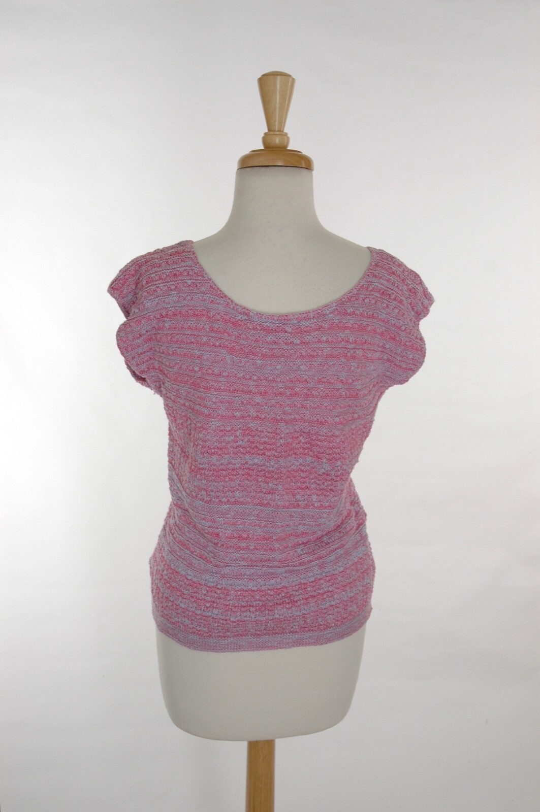 Vintage 1980s SMALL Pastel Pink & Baby Blue Stripe Spring Knit Nubby Sleeveless