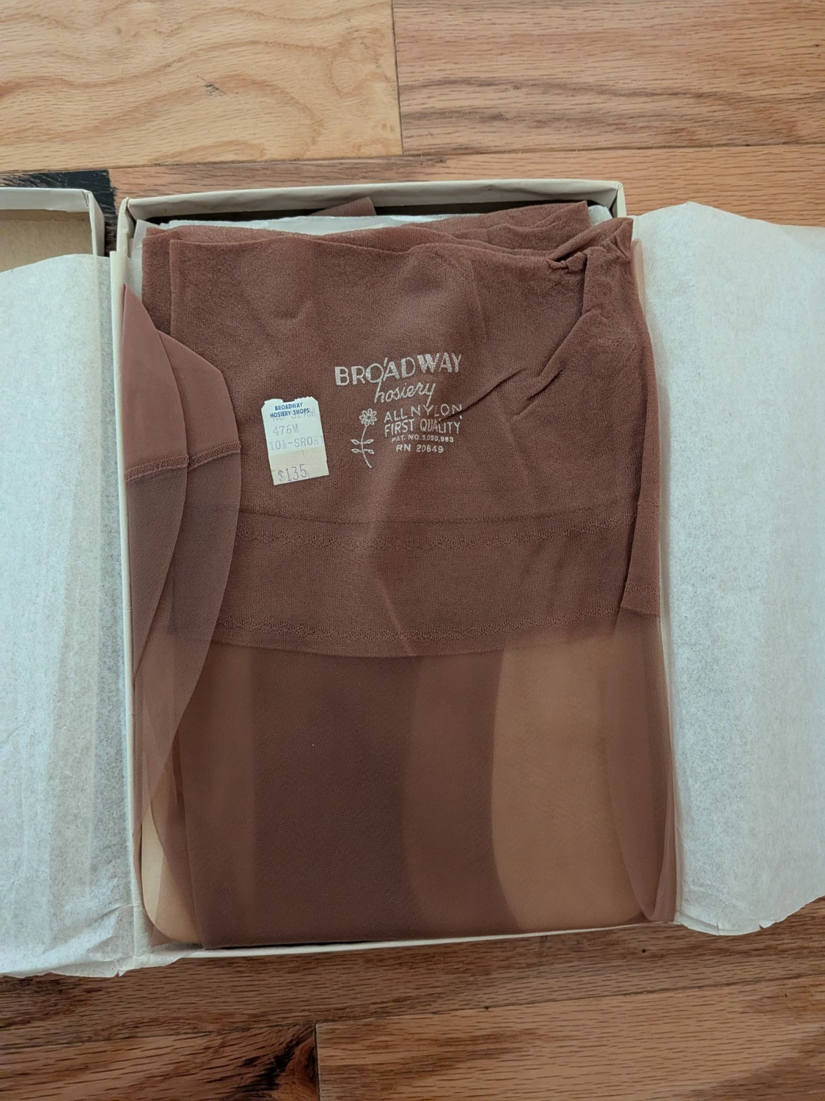 Vintage Broadway Hosiery Nylons 1950s NIB NOS 4 Pair Brown Seamless 10.5 Thigh