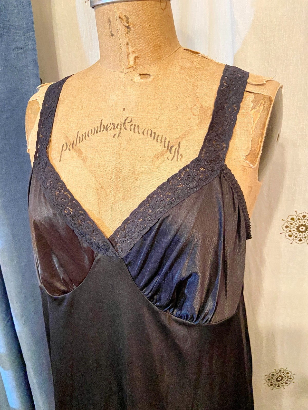 Vintage DIXIE BELLE Black Nylon Full Slip Dress Floral LACE 40 Tall EUC Coquette