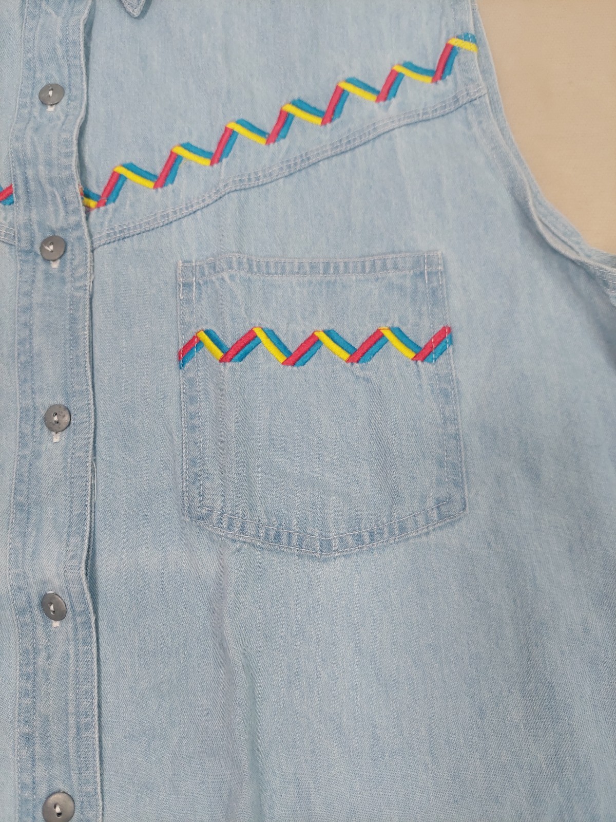 Vintage Denim Shirt L Sleeveless Western Zig Zag Boho Cowgirl 90s 100% Cotton
