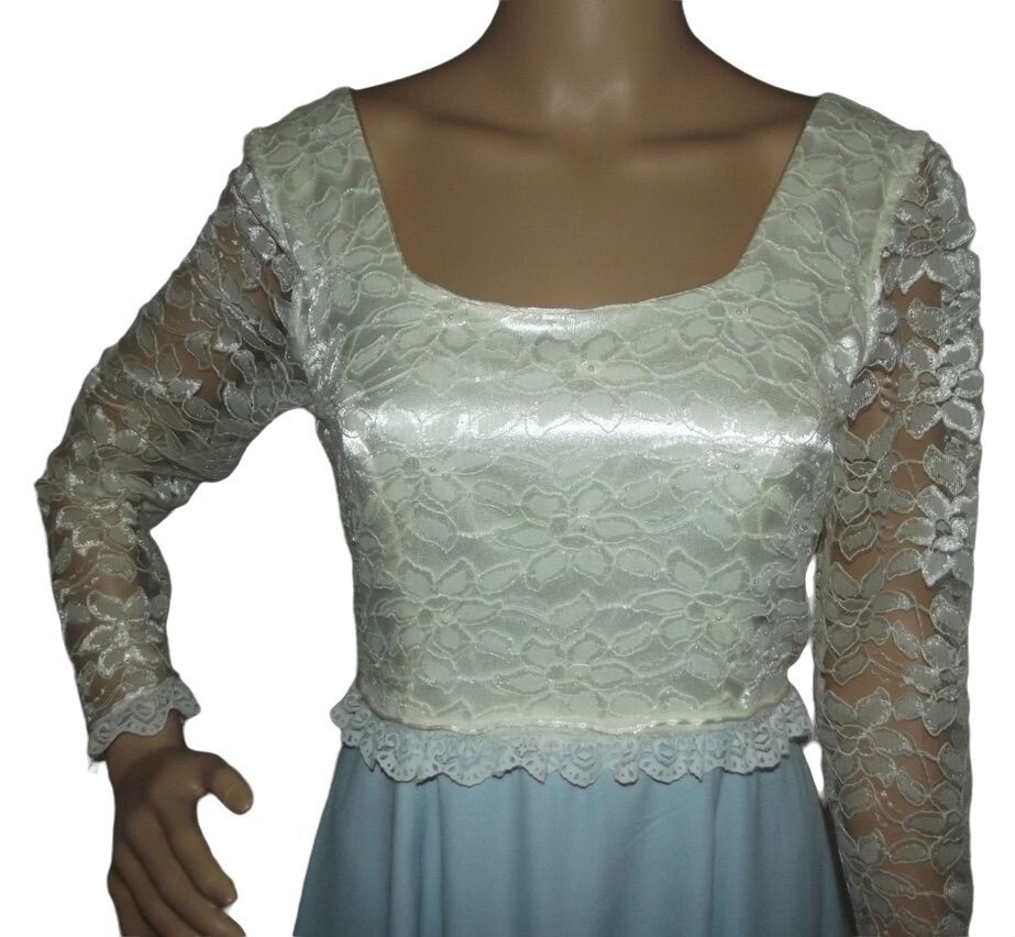 Vtg Blue & Ivory XS Lace Long Wedding Dress back buttons square neck hand made