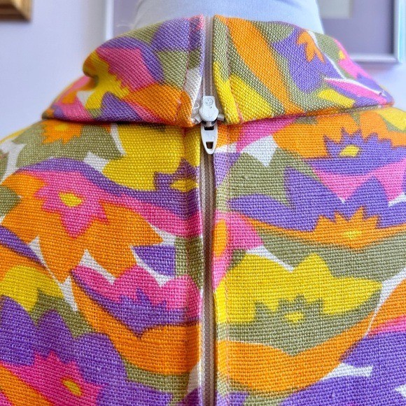 Vintage 60s Woven Linen Psychedelic Flower Power Fitted Dress