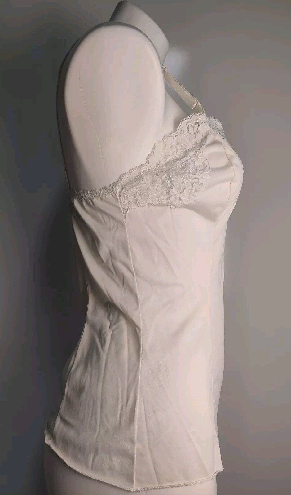Vintage Wonder Maid Cream ILGWU Size 34 Camisole Non Cling 100% Antron Nylon USA