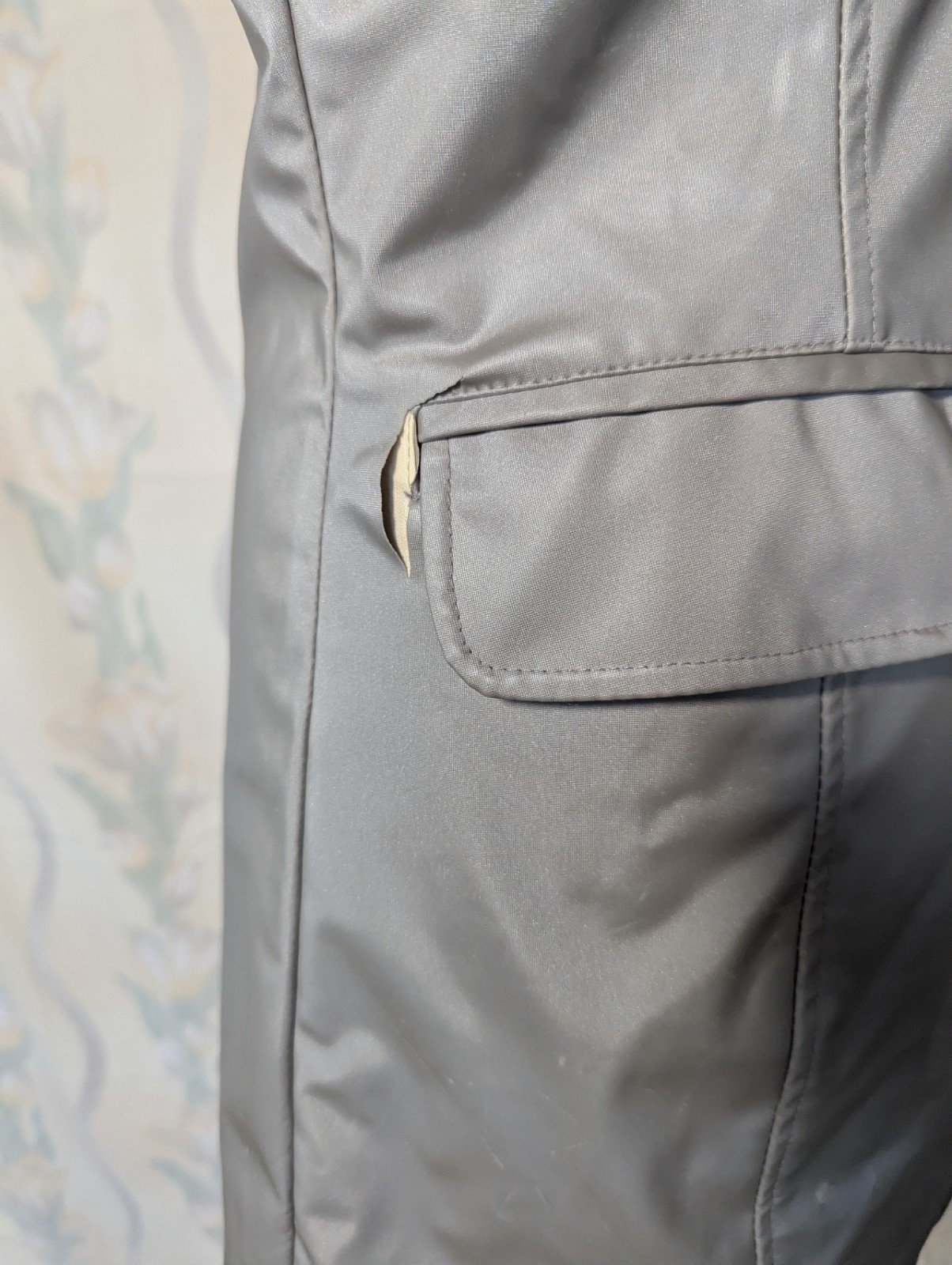 Vintage 70s/80s Learsi Women’s Silver PVC Trench Coat/Rain Jacket Size Small