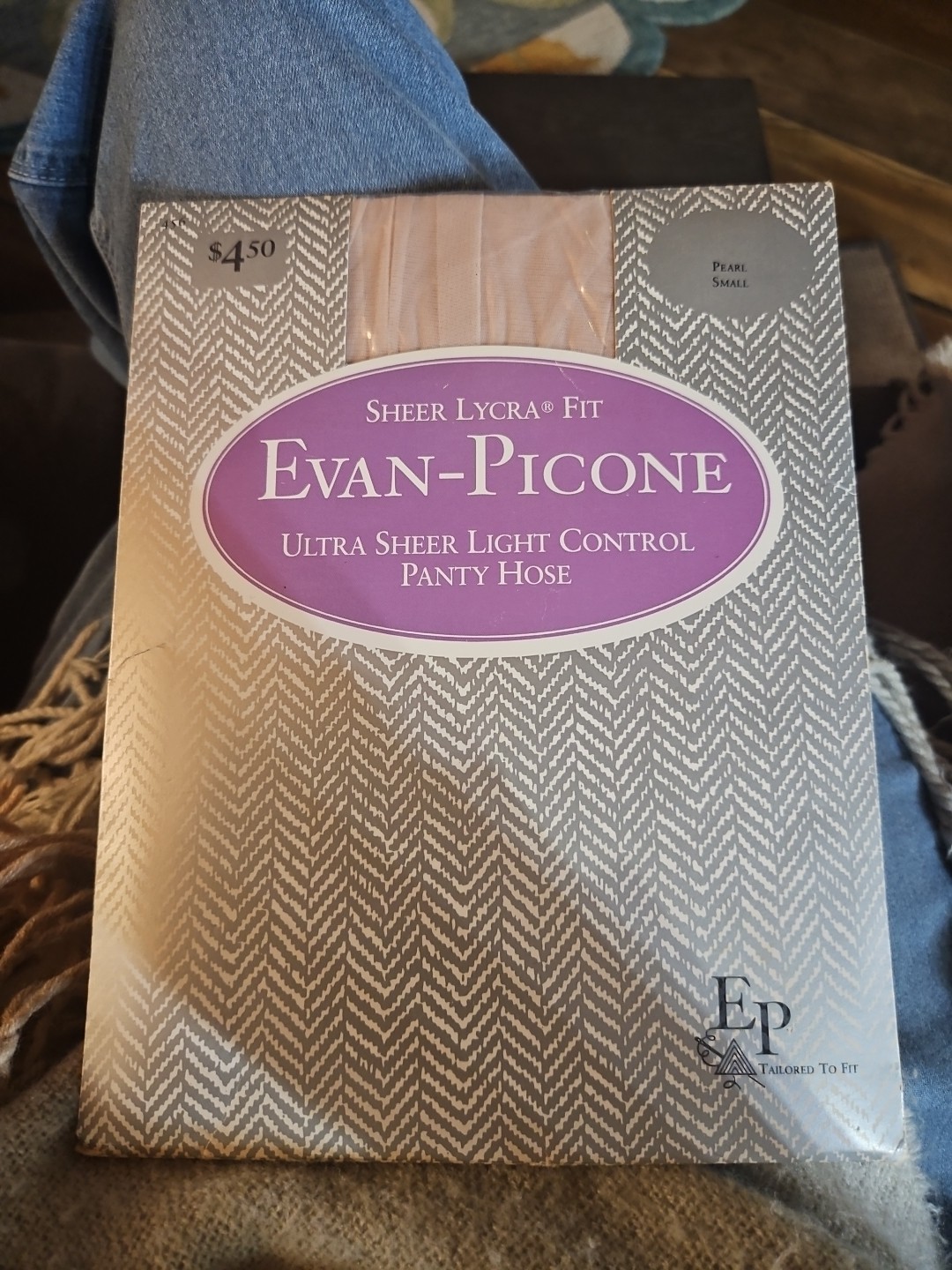 Evan-Picone Pearl Sheer Pantyhose ~ Size Small