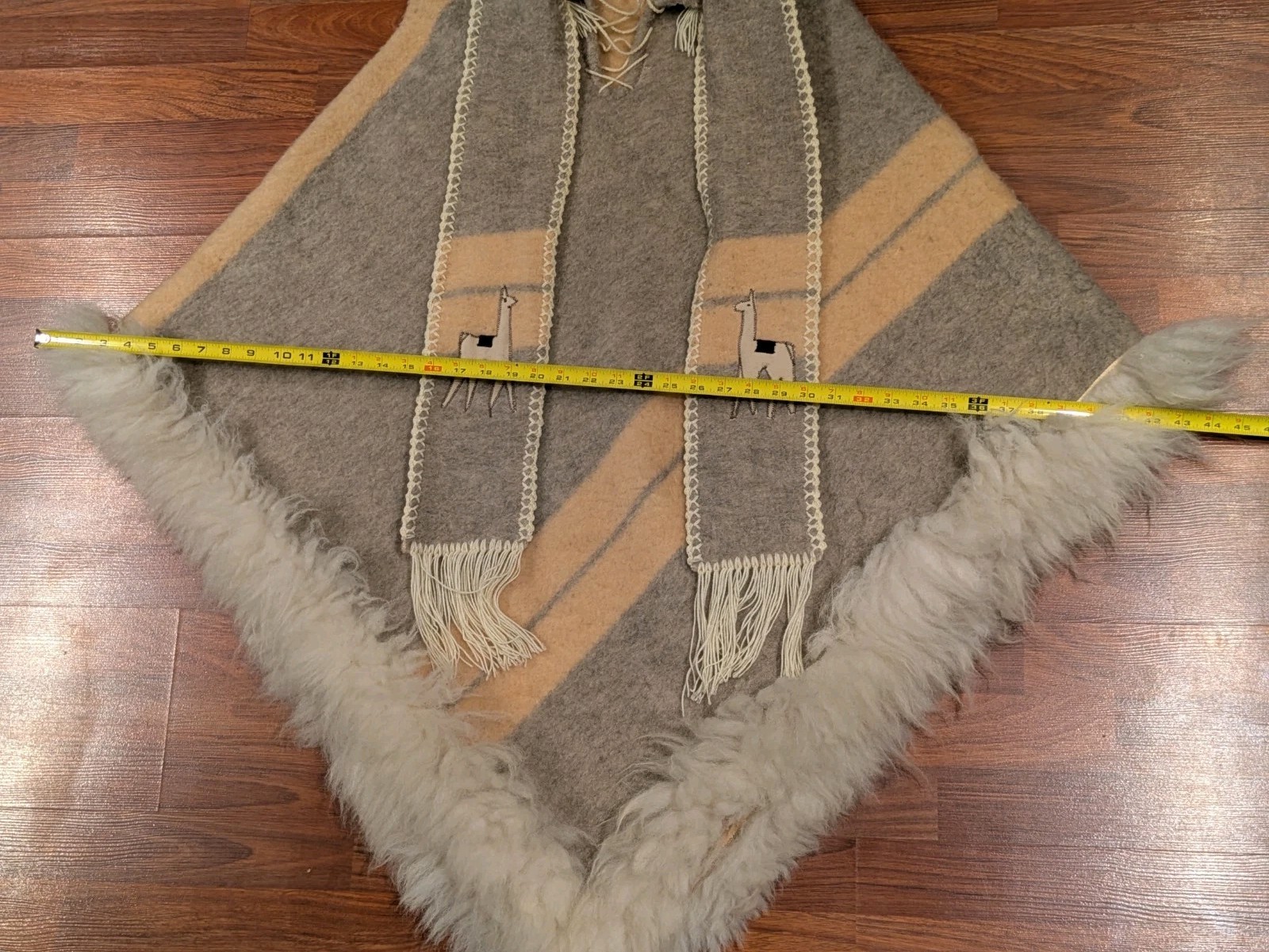 Vintage Peruvian 100% Alpaca Wool Poncho Cape Llama Fur Trim Handmade Boho