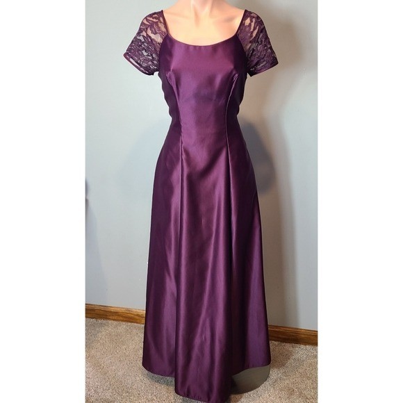 Vintage Gilded Lace Gown Purple Whimsy Dark Formal Hoco Prom Fairy Regency 90s