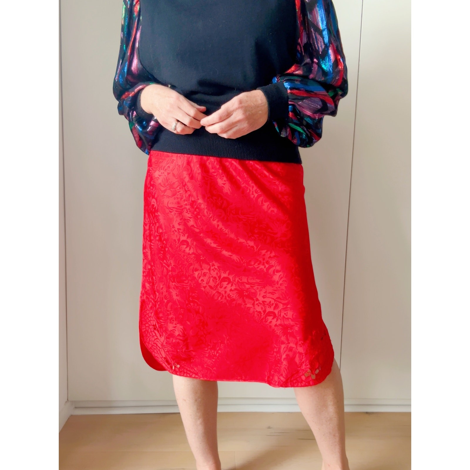 VTG 80s Sateen Slip Skirt Red Size Medium Sexy Lingerie Vampy Pin up