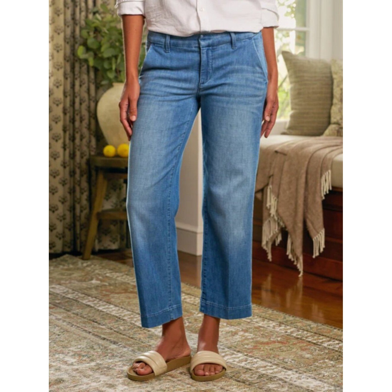 Frank & Eileen Westport Wide Leg Jeans Size 8 Westport 1968 Light Wash Denim