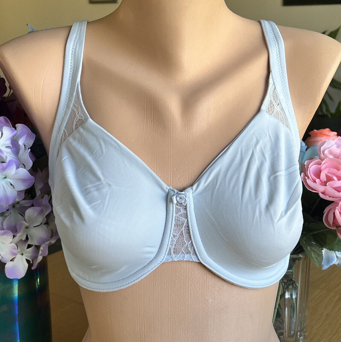 325 Wacoal 34DD Baby Blue Finer things Seamless Molded Cup Underwire Bra #85824