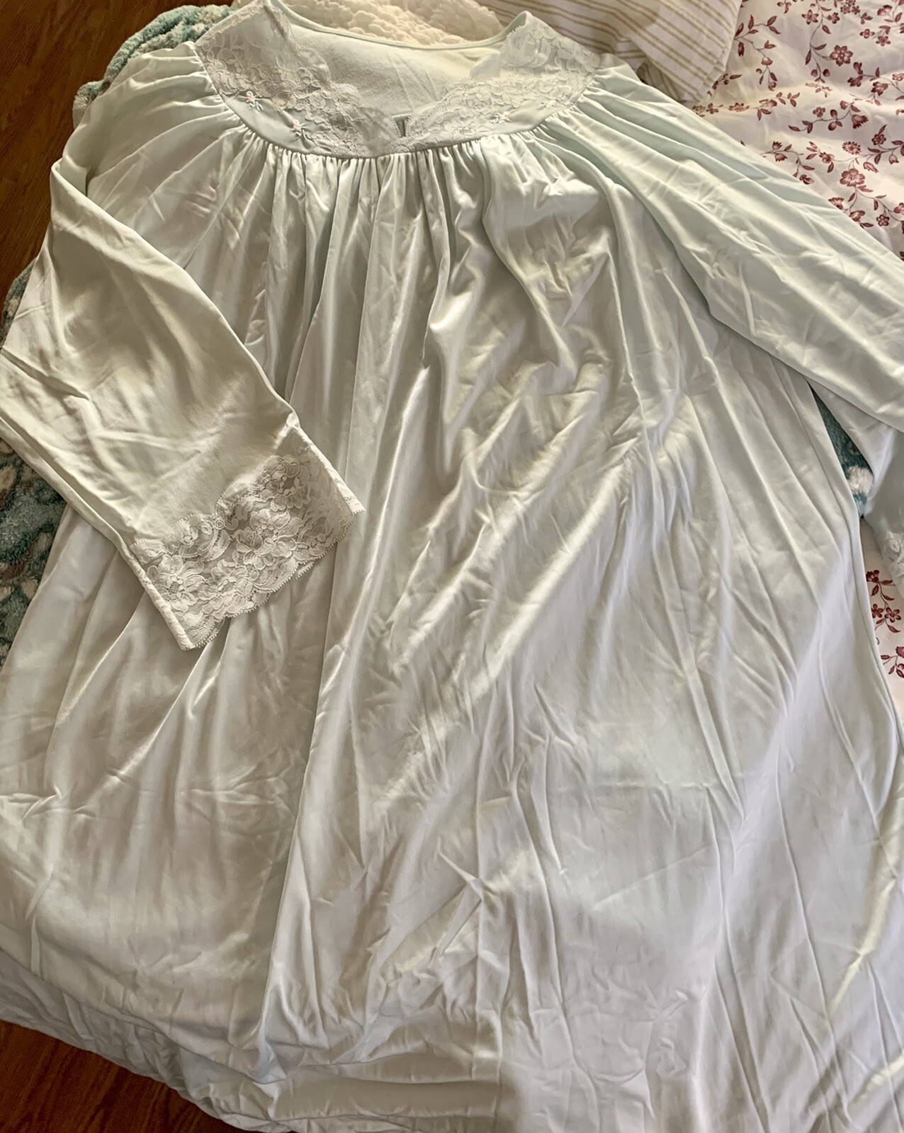 Vintage SHADOWLINE Mint Green & White Lace Nightgown Medium