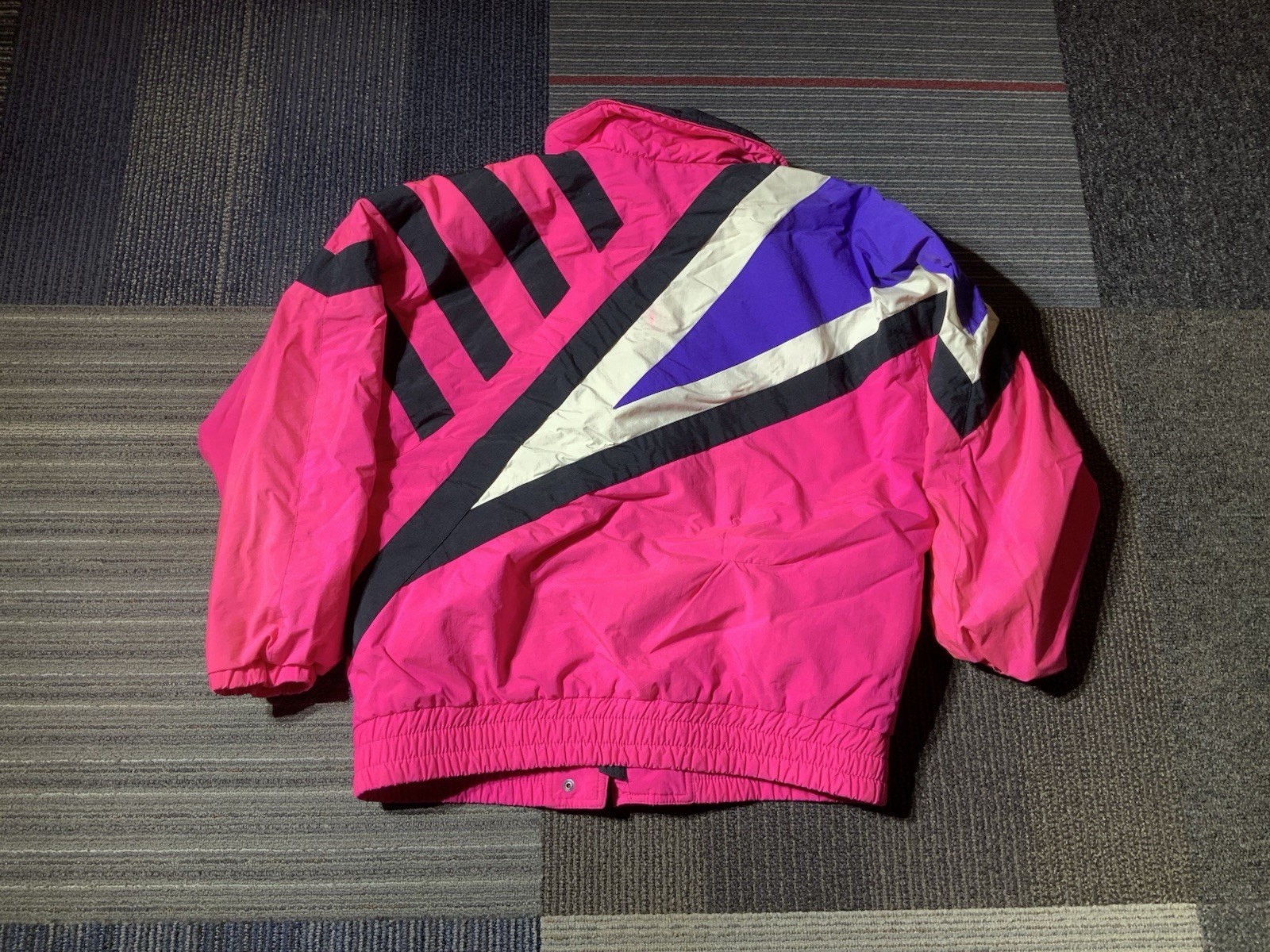 Vintage Womens Tyrolia by Head Size 10 Snow Ski Jacket in Pink