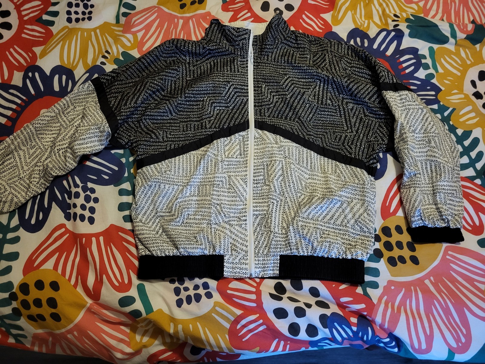 Lavon Cheerful Corp WOMENS XL Jacket Windbreaker Black White 80s 90s VINTAGE