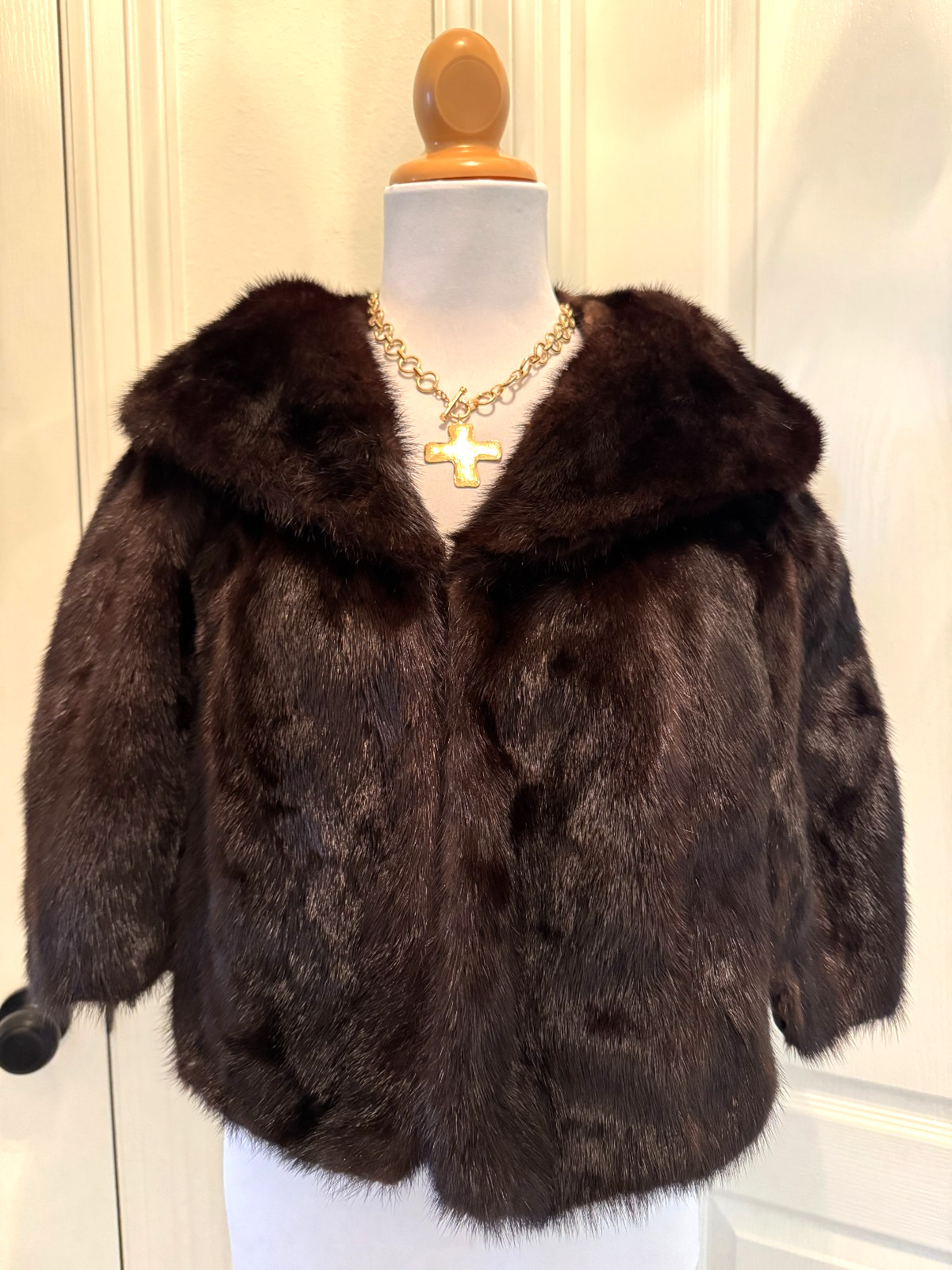 Natural Dark Brown Mink Fur Shawl Vintage- Beautiful condition, no size noted