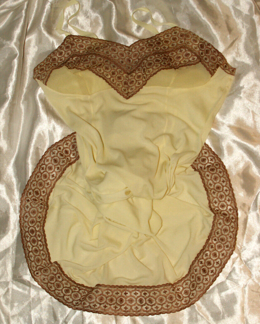 Charming nylon * faux silk slip negligee delicate yellow princess lace 42