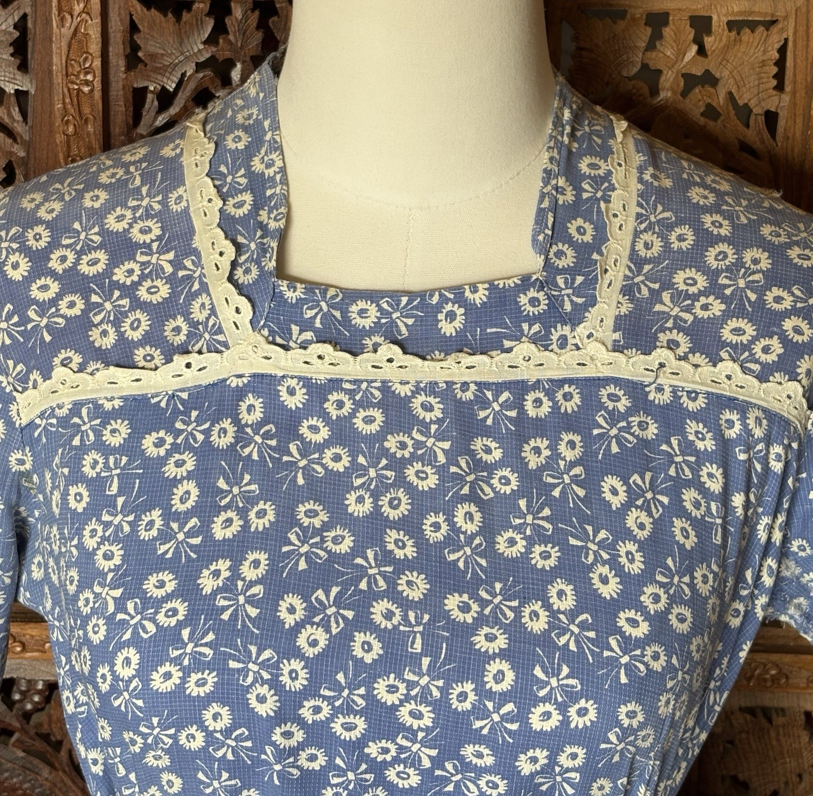 Vintage 40s 50s Blue Day Dress Calico White Floral Print Size M