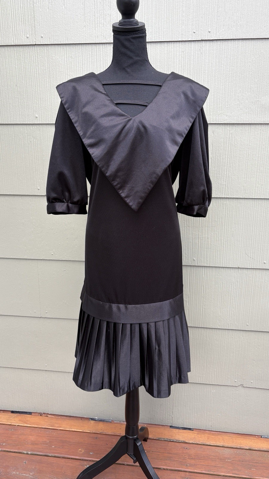 vtg AMY’S PLACE 70s 80s Nautical Sailor Goth Satin Half Sleeve Pleated Dress
