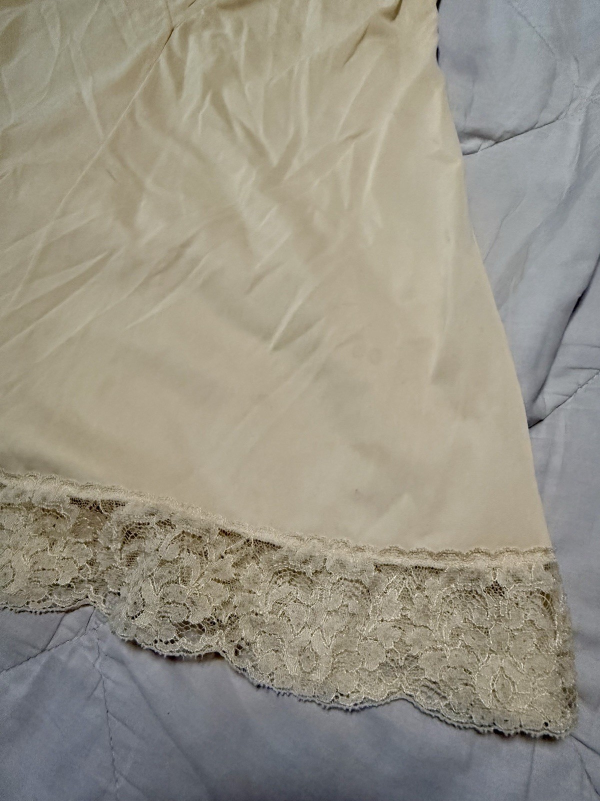 Vintage Bendon NZ Short Full Slip Beige Nylon Lace Trim Size 35 (90 cm) Stretch