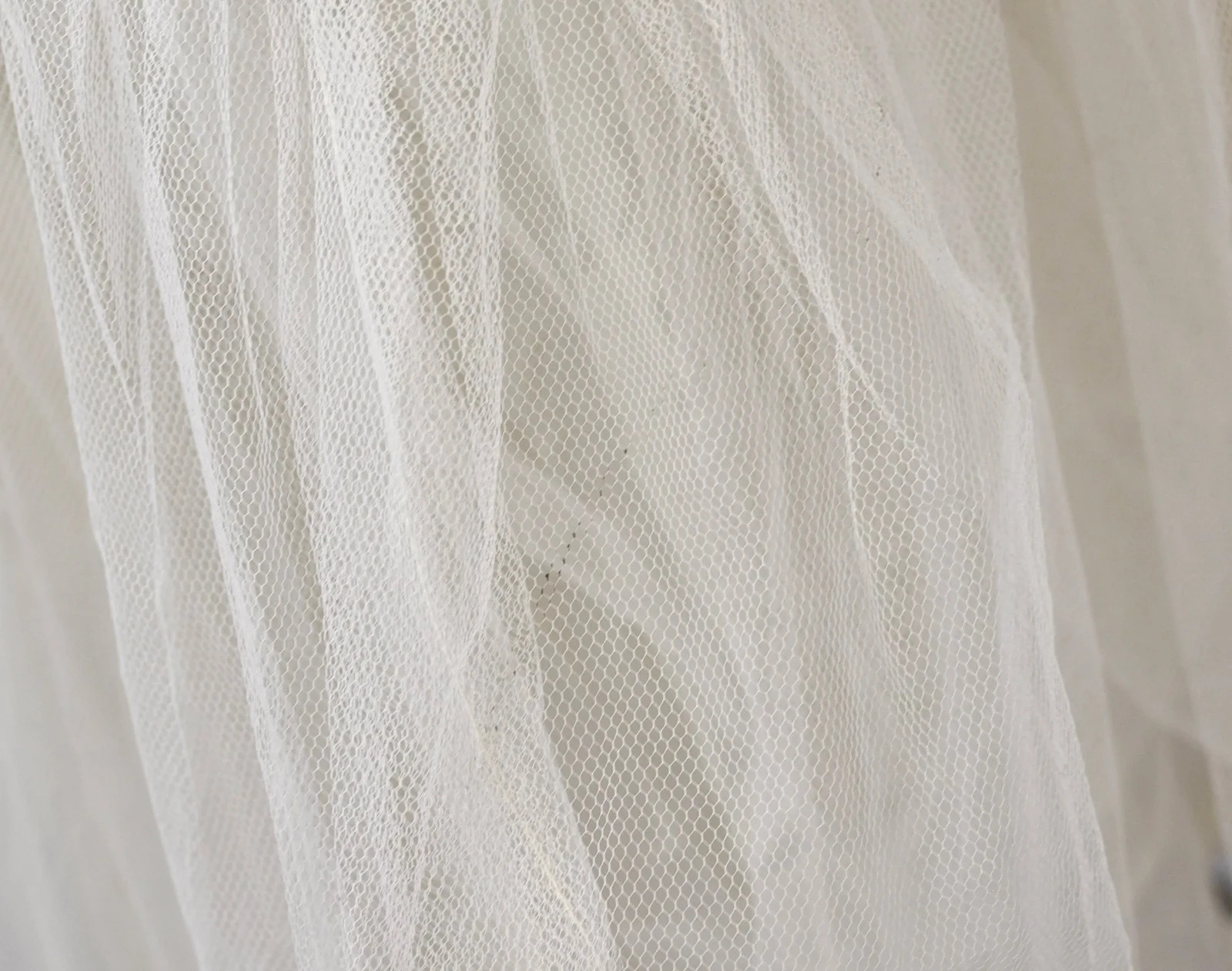 Vintage 1950s White Tulle Lace Floral Metallic Mid Century Bridal Wedding Dress