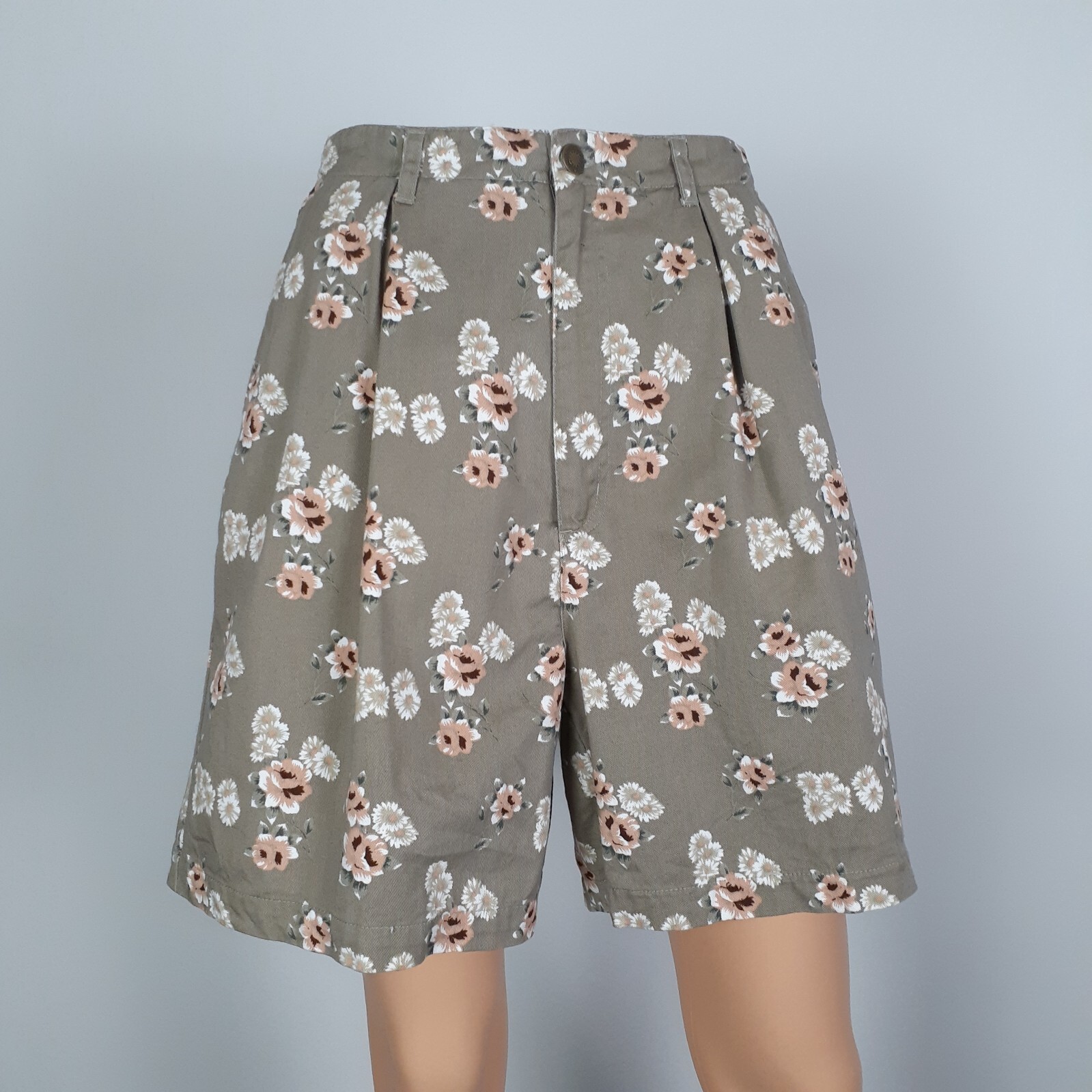 90’s Vintage Floral Shorts by Northwest Blue Size 8 Pleat Front Shorts